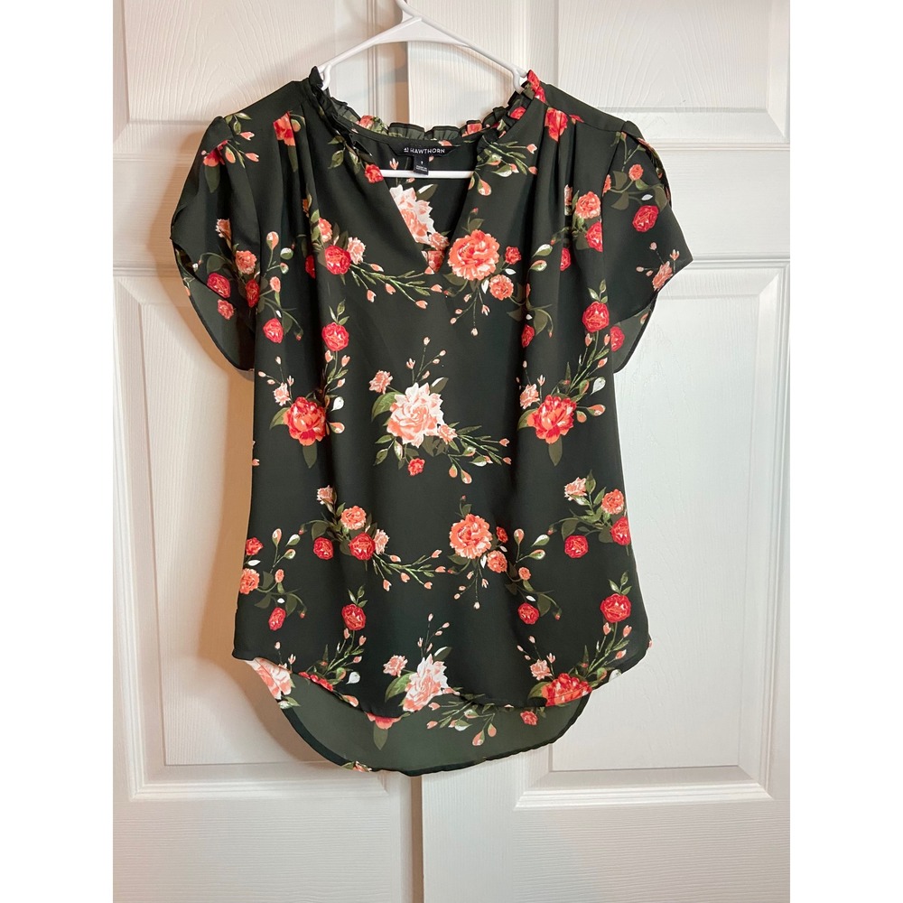 41 Hawthorn Floral Ruffle V-Neck Blouse Dark Olive Green Short Sleeve Small